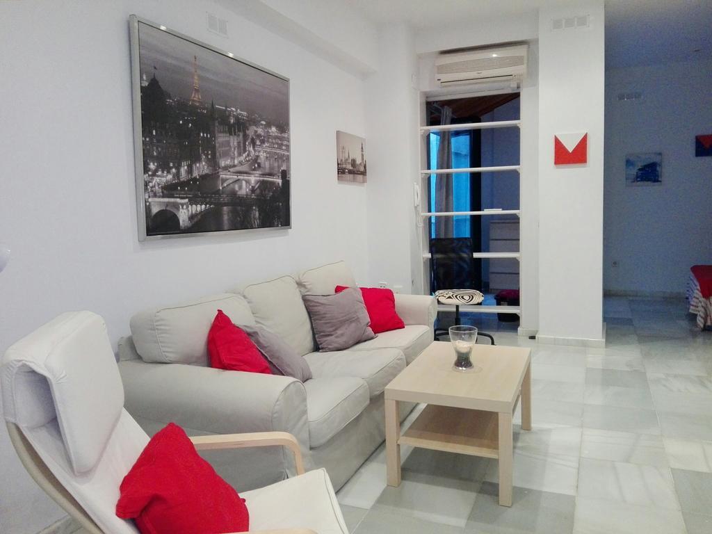 Centrico Apartamento Con Patio Privado Sevilla Eksteriør billede
