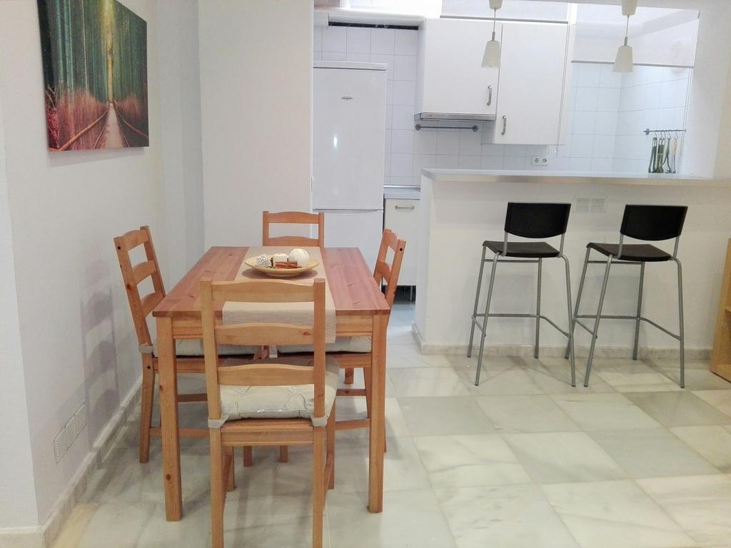 Centrico Apartamento Con Patio Privado Sevilla Eksteriør billede